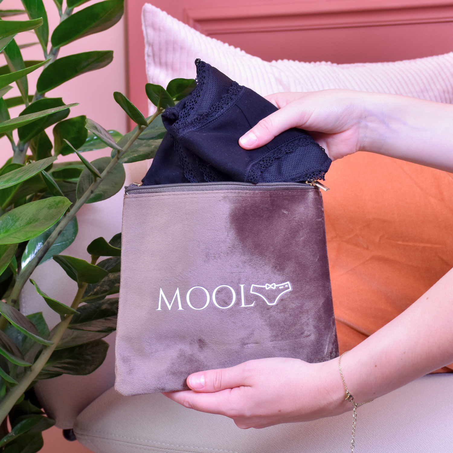 Mool Bag - Tasche zum Transport deiner Menstruationsunterhosen.